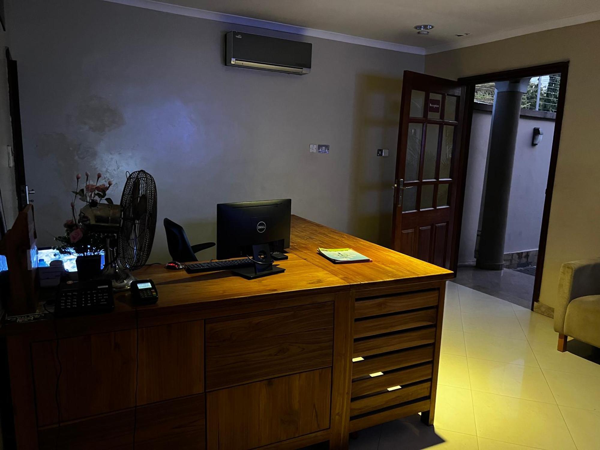 Хостел K27 Premier Backpackers Дар-эс-Саламе Экстерьер фото
