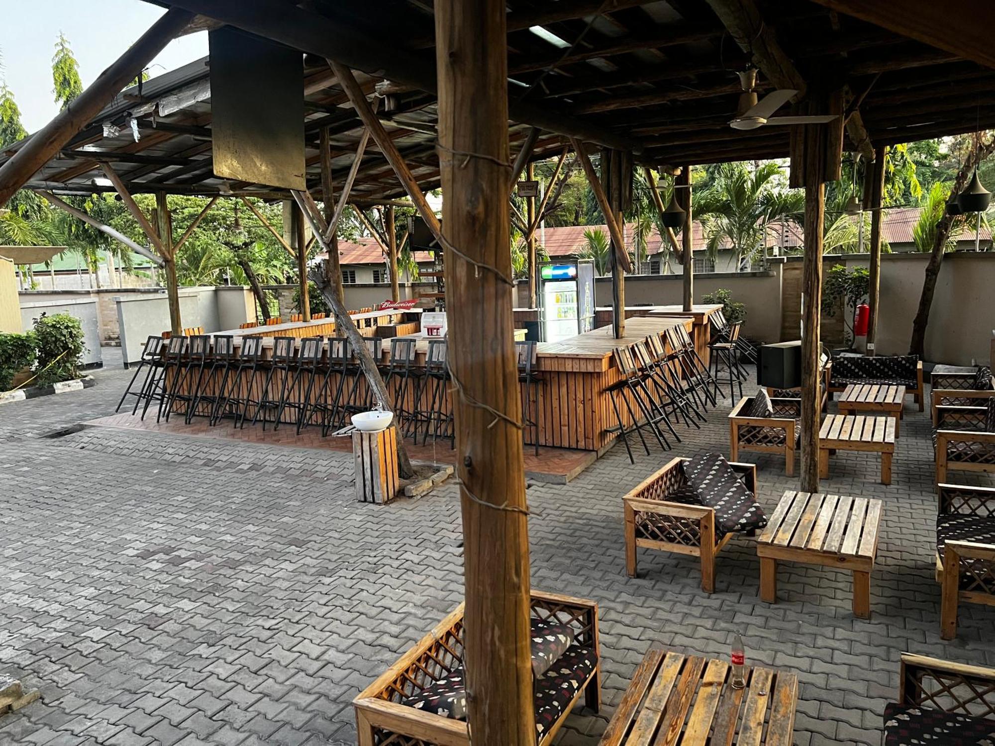 Хостел K27 Premier Backpackers Дар-эс-Саламе Экстерьер фото