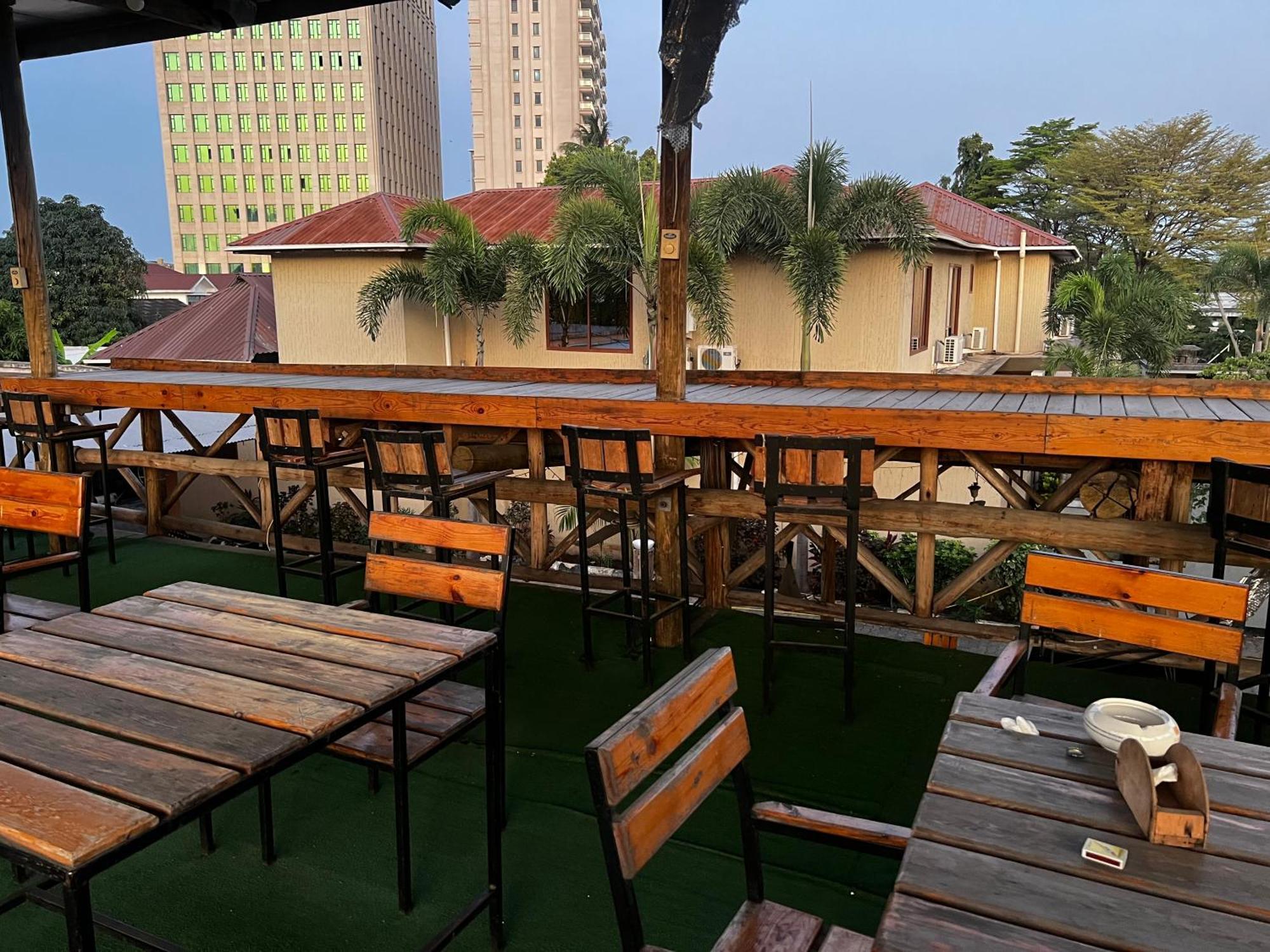 Хостел K27 Premier Backpackers Дар-эс-Саламе Экстерьер фото