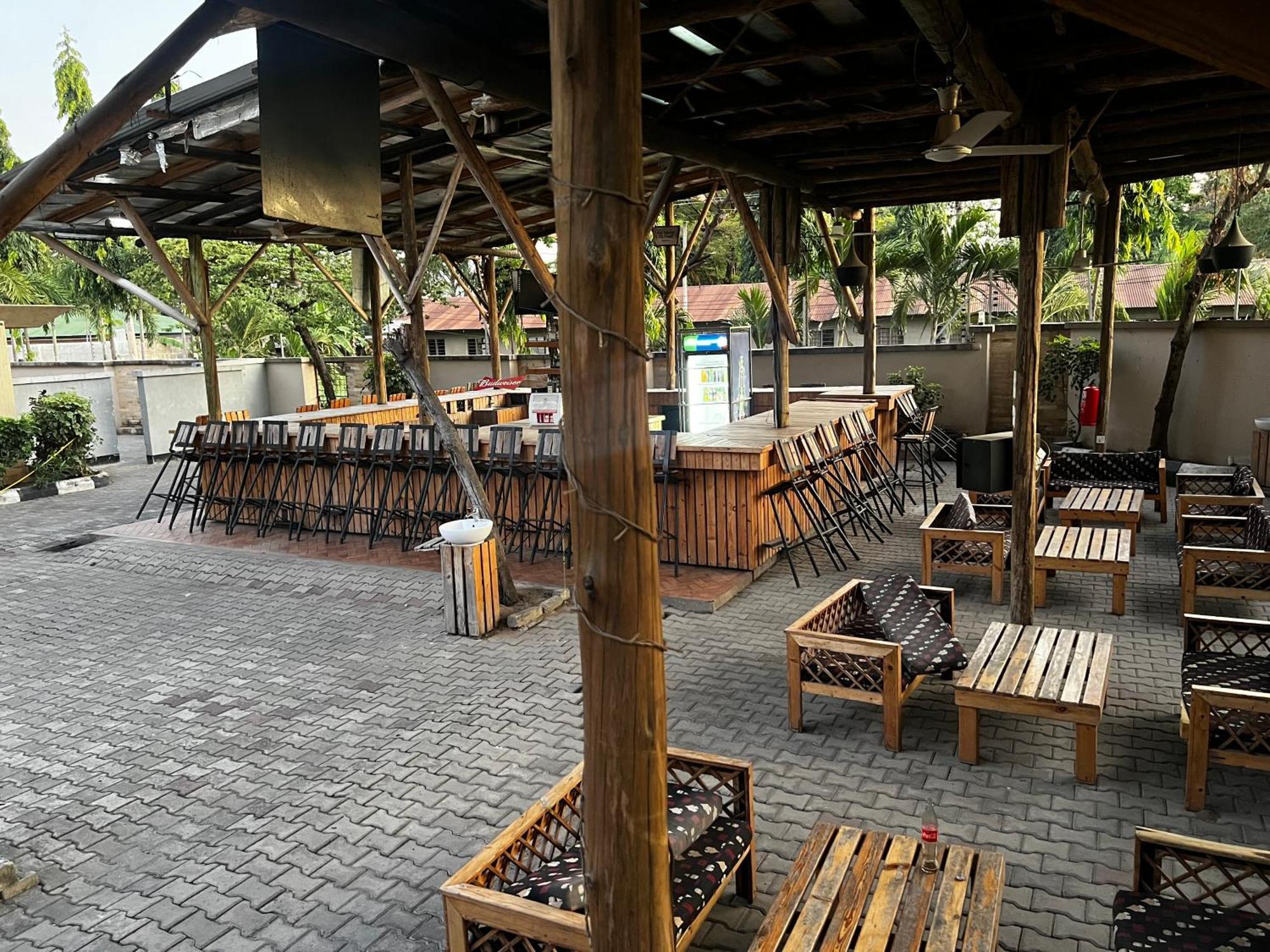 Хостел K27 Premier Backpackers Дар-эс-Саламе Экстерьер фото