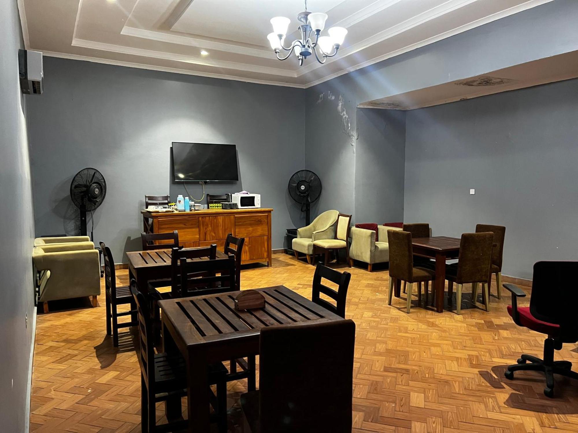 Хостел K27 Premier Backpackers Дар-эс-Саламе Экстерьер фото