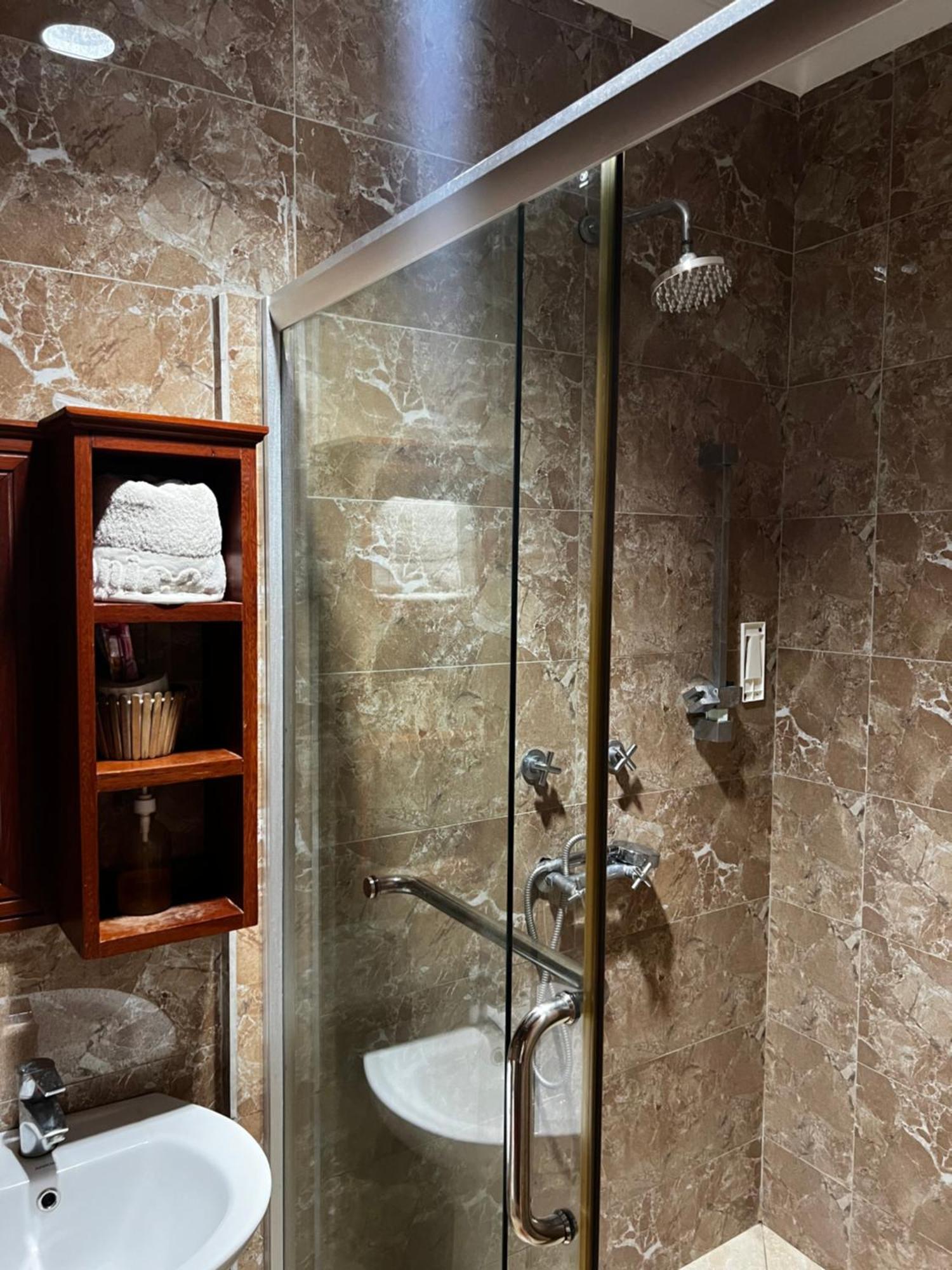 Хостел K27 Premier Backpackers Дар-эс-Саламе Экстерьер фото