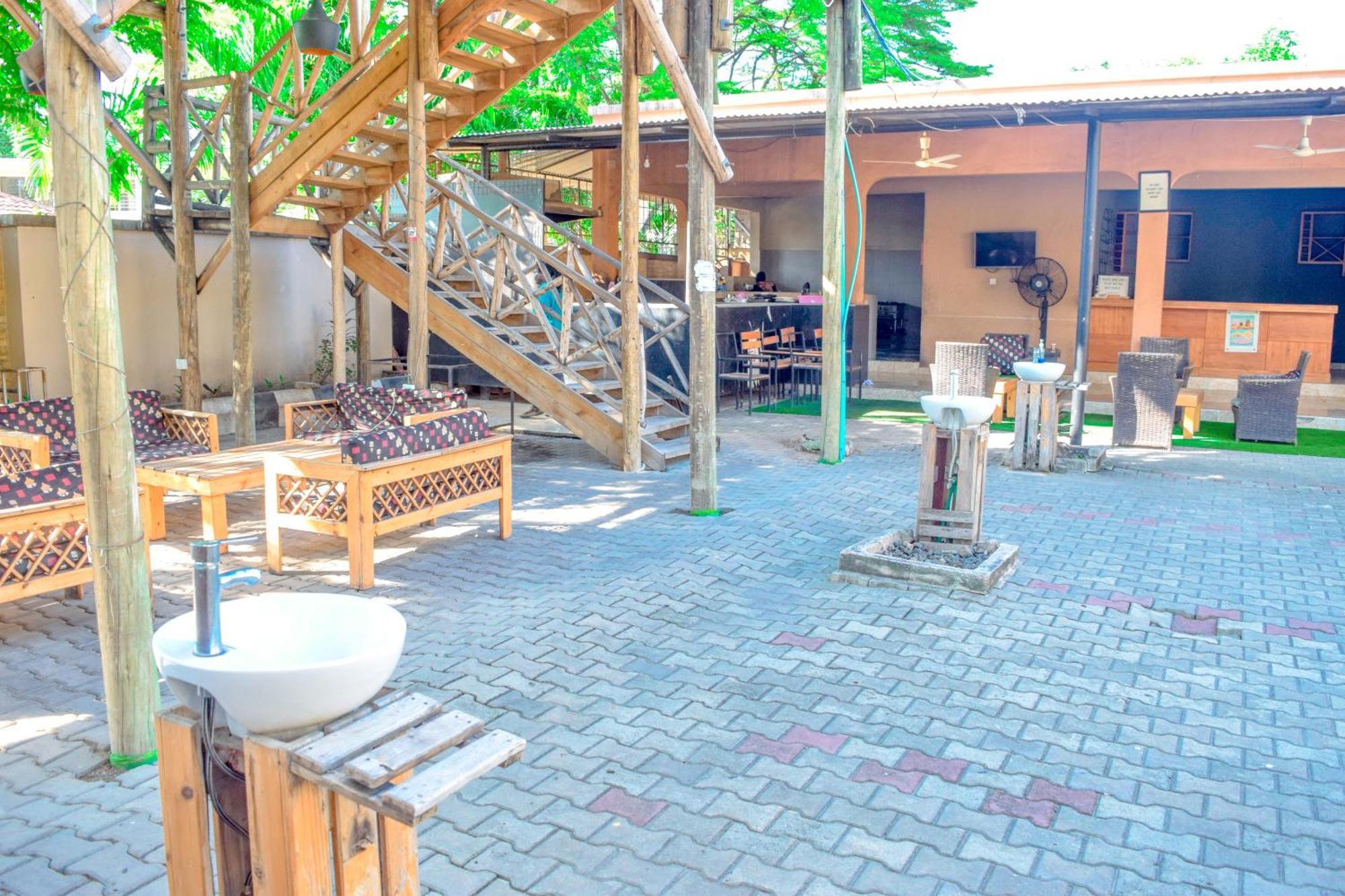 Хостел K27 Premier Backpackers Дар-эс-Саламе Экстерьер фото
