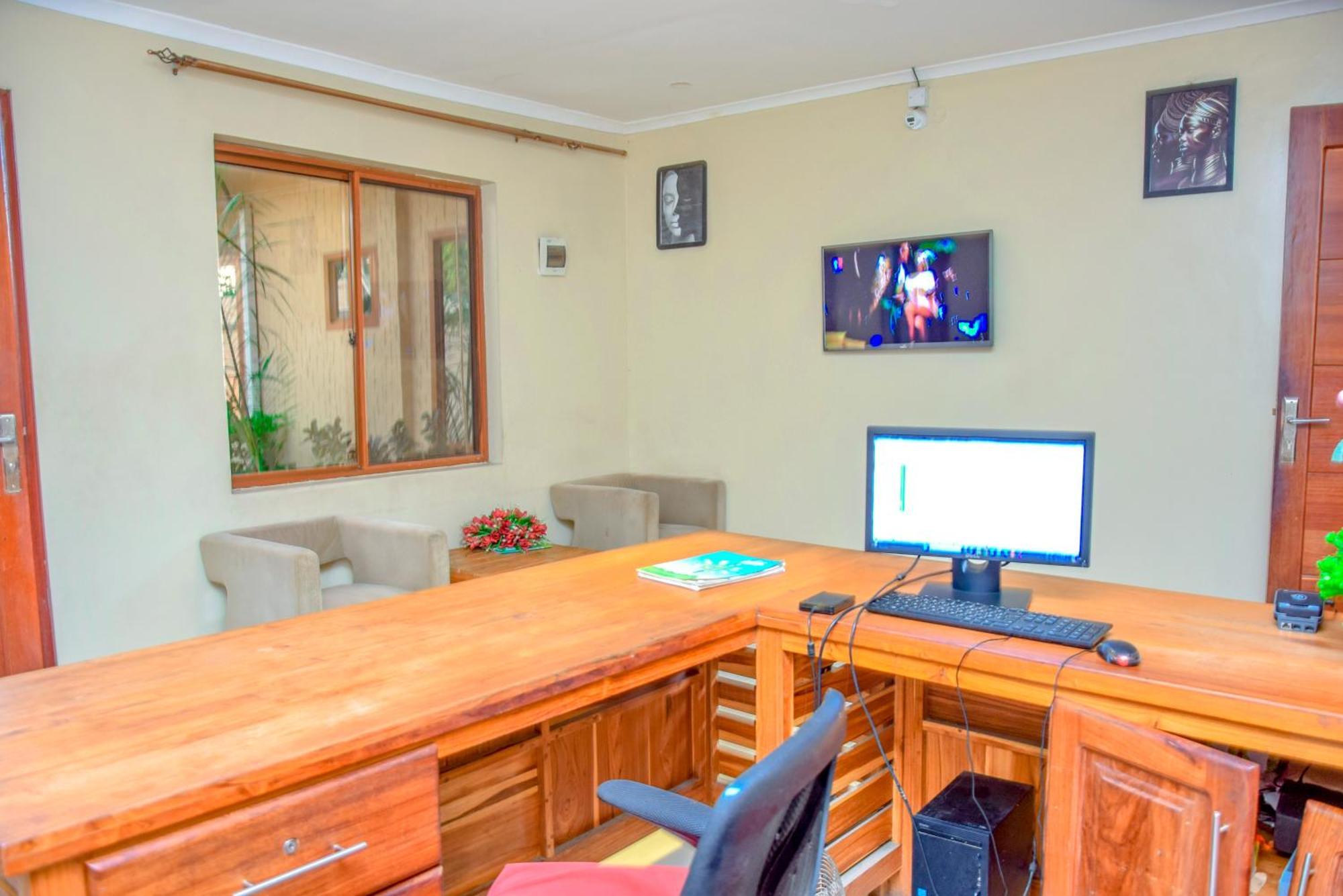Хостел K27 Premier Backpackers Дар-эс-Саламе Экстерьер фото