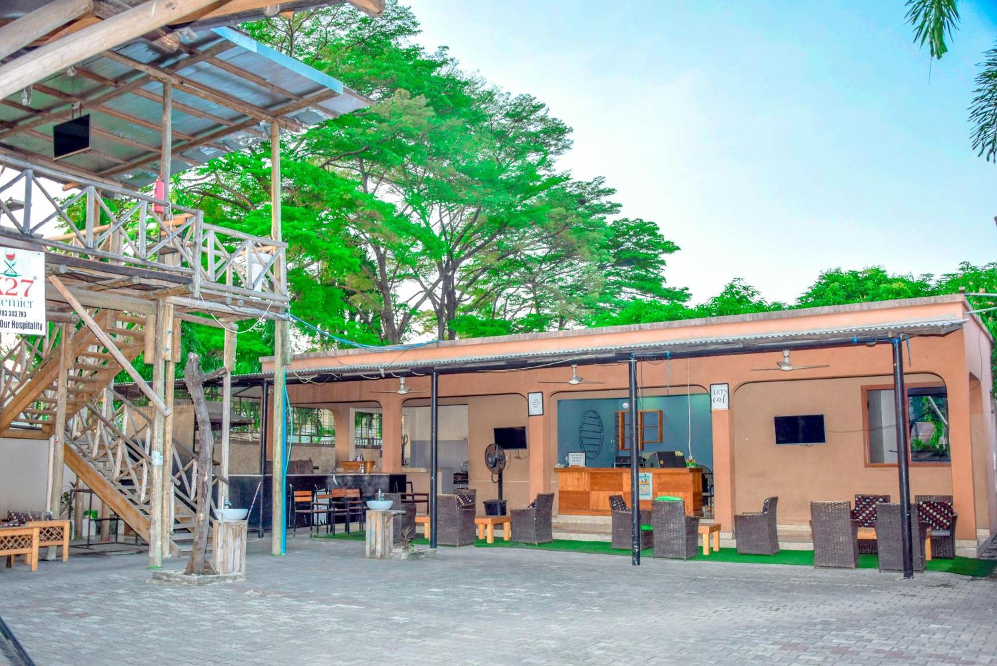 Хостел K27 Premier Backpackers Дар-эс-Саламе Экстерьер фото