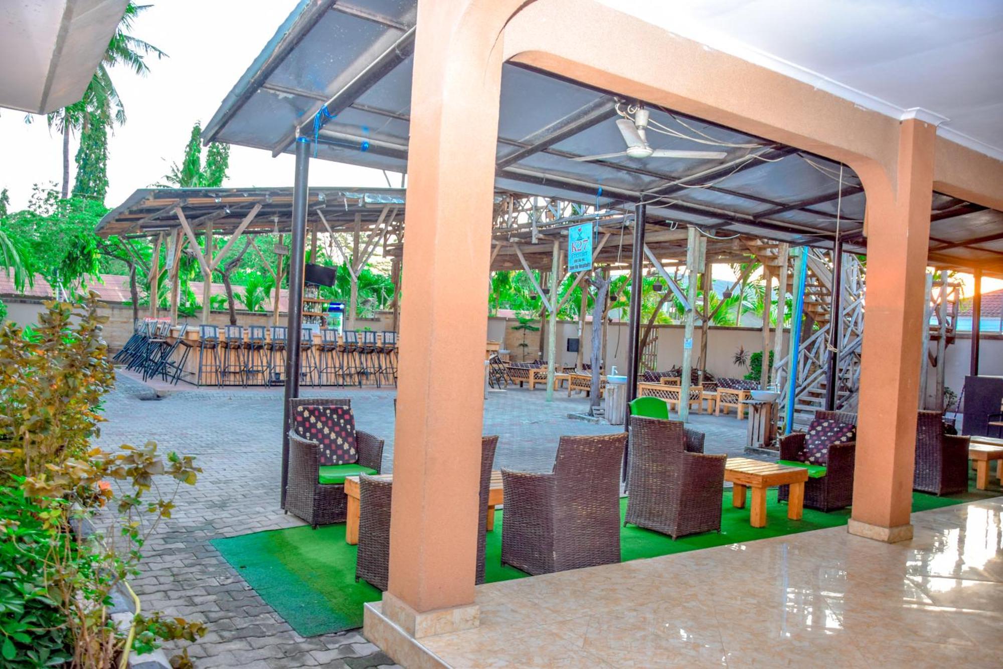 Хостел K27 Premier Backpackers Дар-эс-Саламе Экстерьер фото