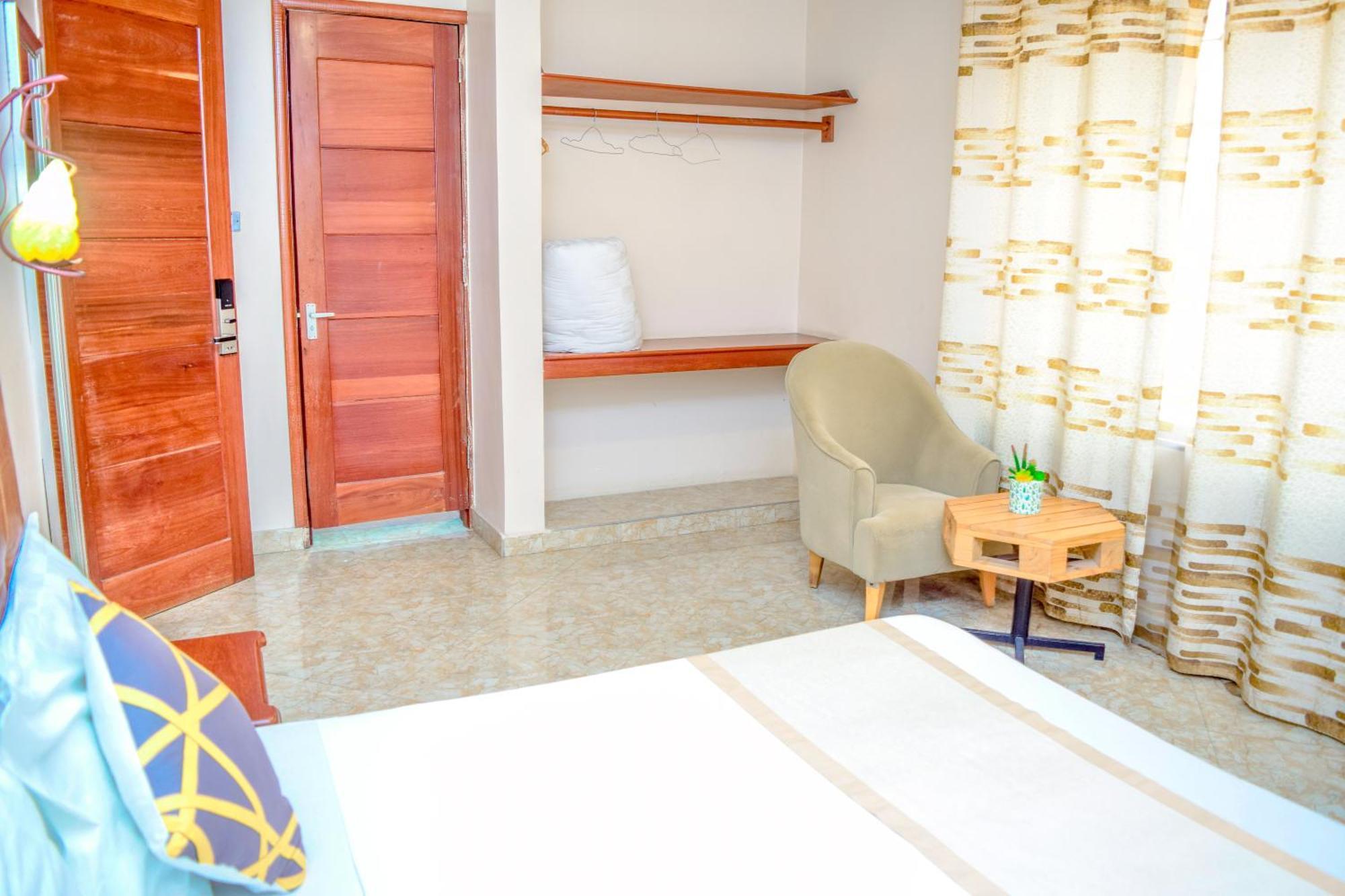 Хостел K27 Premier Backpackers Дар-эс-Саламе Экстерьер фото