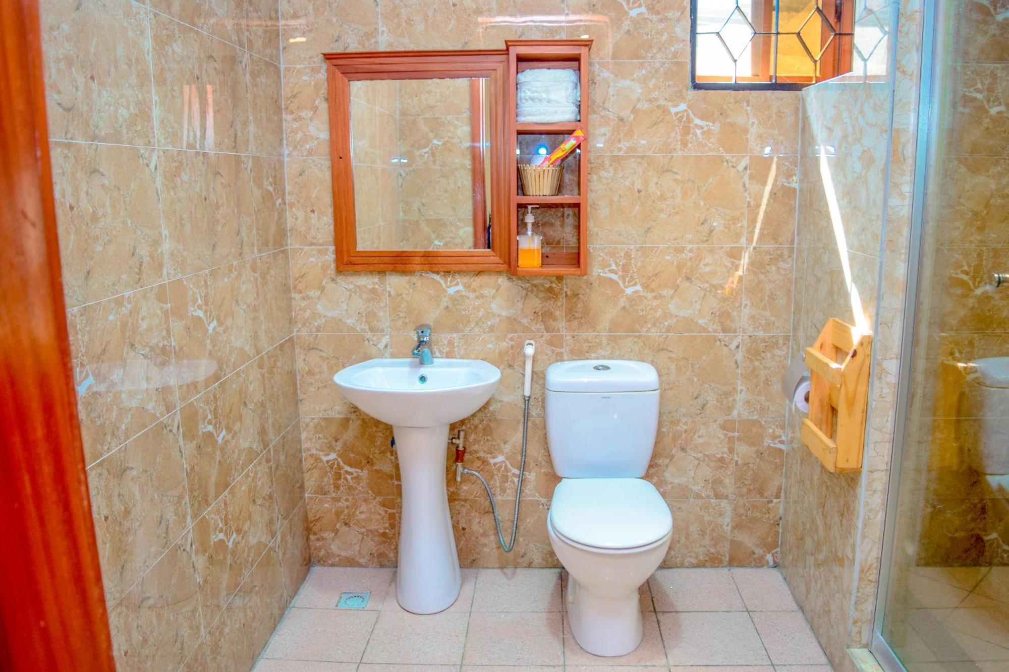 Хостел K27 Premier Backpackers Дар-эс-Саламе Экстерьер фото