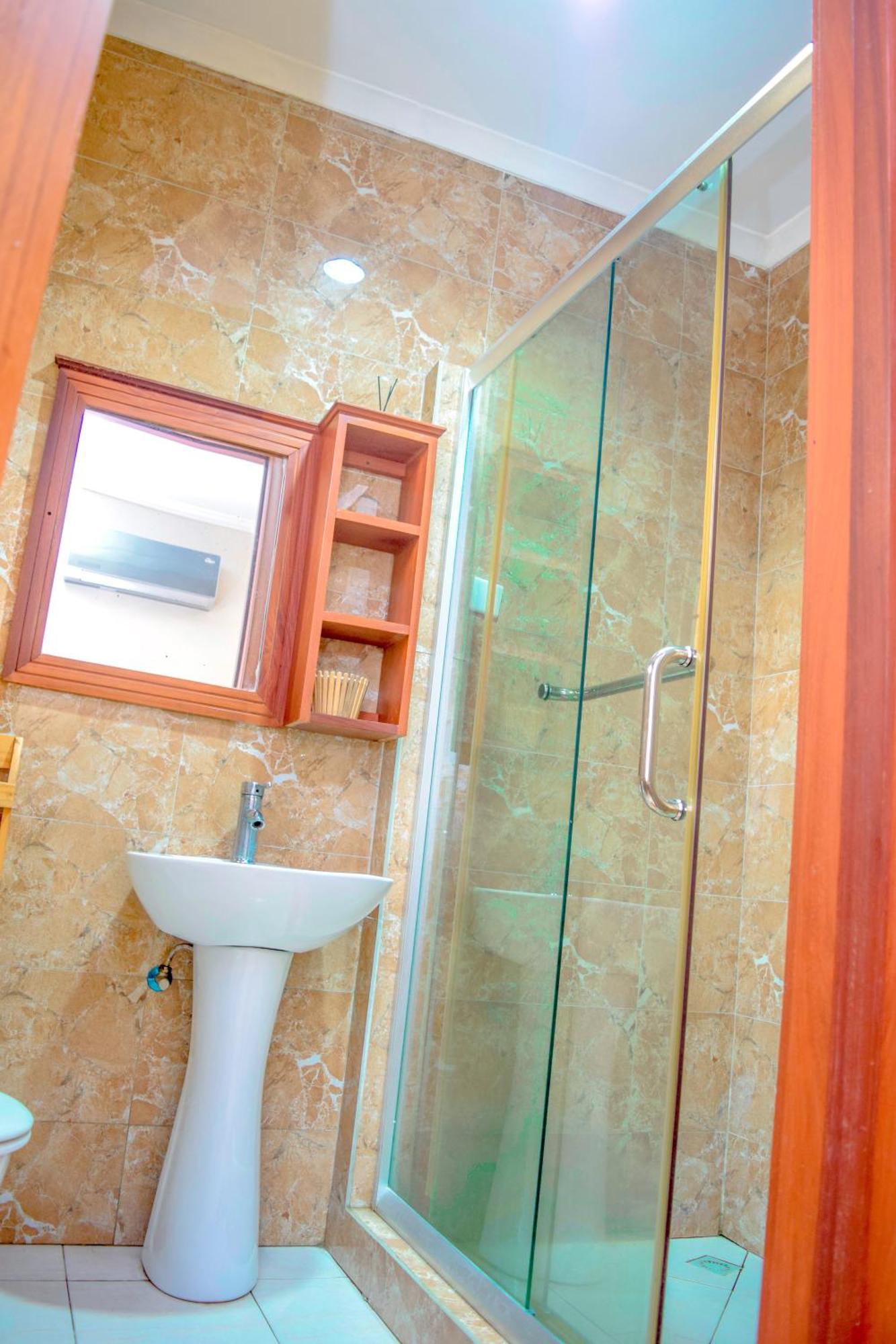 Хостел K27 Premier Backpackers Дар-эс-Саламе Экстерьер фото