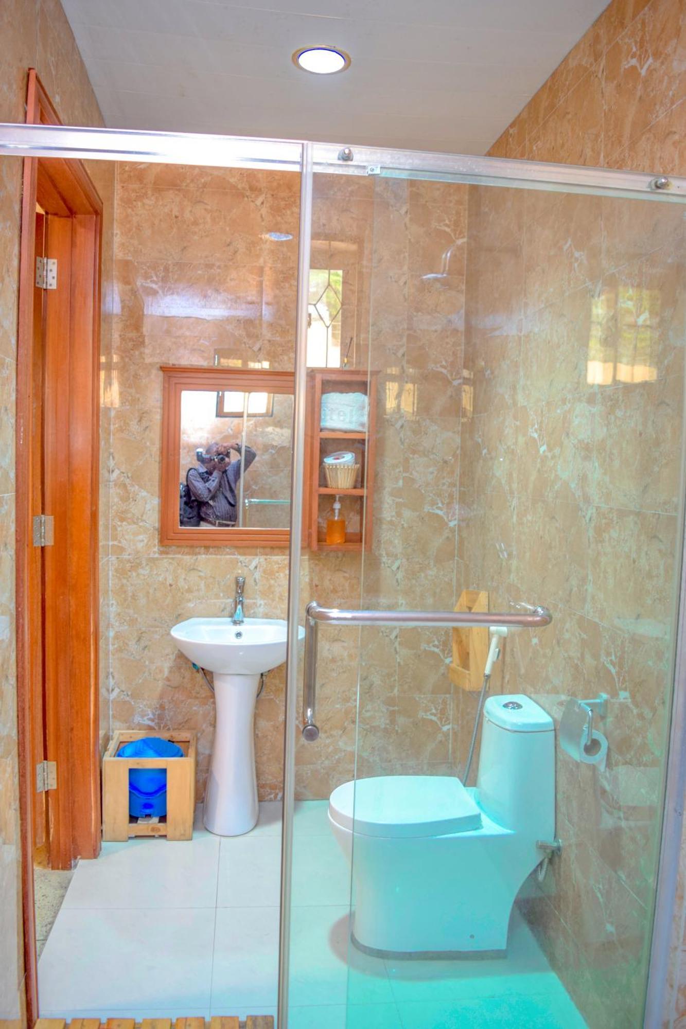 Хостел K27 Premier Backpackers Дар-эс-Саламе Экстерьер фото
